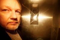 Власти Эквадора передадут вещи Ассанжа США