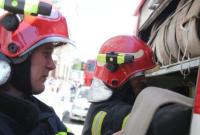 В Киевской области на трассе перевернулся бензовоз