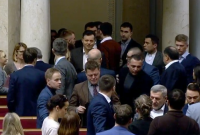 В Верховной Раде подрались "слуги народа" Бужанский и Лерос (видео)