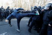 Столкновения под Радой: двое полицейских госпитализированы (фото)