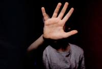 На Черниговщине мужчина посреди улицы совершил сексуальное насилие против 15-летней девочки