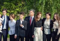 Порошенко вместе с семьей уехал за границу, – СМИ