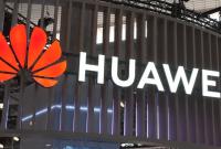 Facebook запретила предустанавливать свои приложения на смартфоны Huawei
