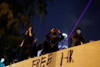 Гонконгские медики присоединились к протестам против жестокости полиции