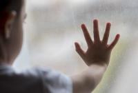 В Чернигове выпал из окна девятого этажа и погиб двухлетний ребенок