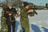 На Донбасі окупанти зігнали дітей в поле на "військові збори" (фото)