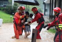 В Китае произошли масштабные наводнения: в зоне бедствия 1,5 млн людей (фото)
